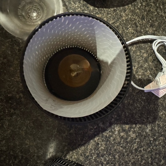 Scentsy Full Size Wax Warmer IN MOTION geometric spinning RETRO
Black & White - Picture 3 of 7